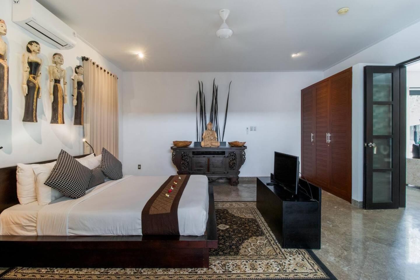 Hotel The