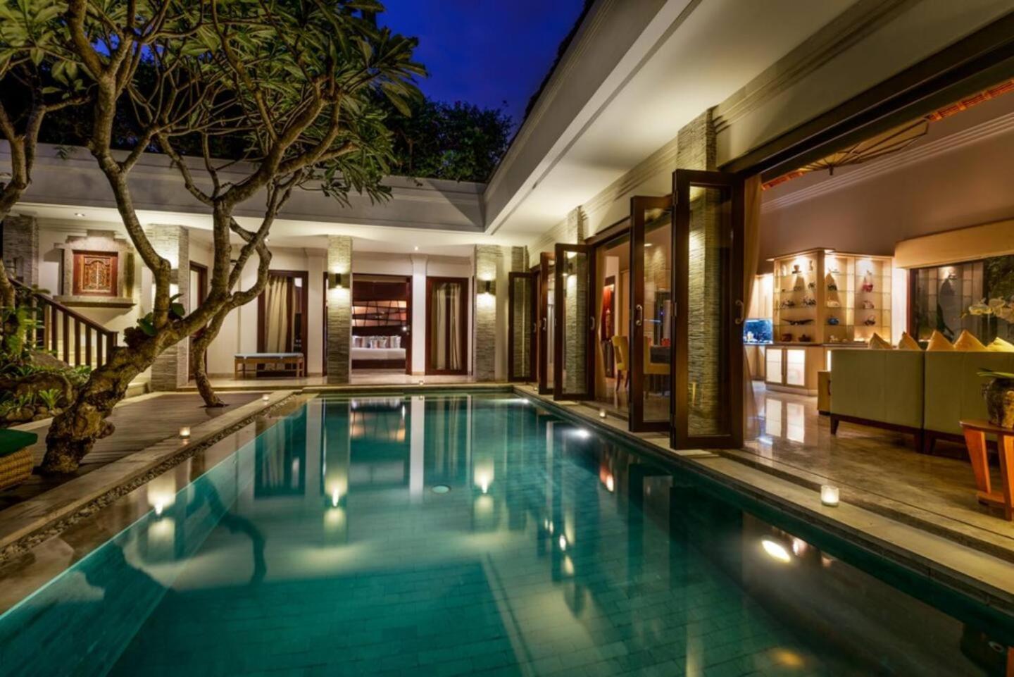 Hotel The 4*