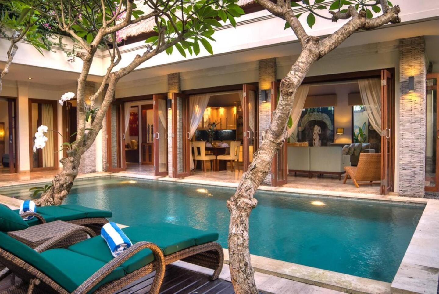 Hotel The 4*
